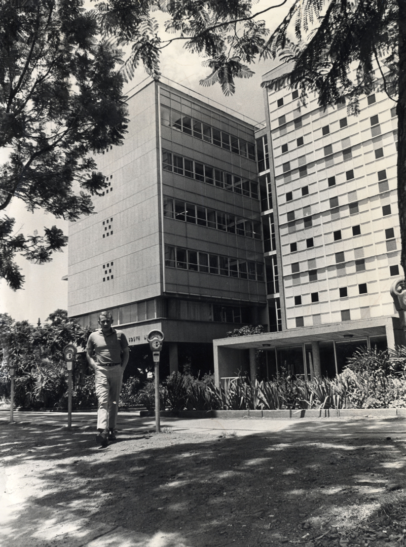 <p>After more than three decades of renting office space, Unisa begins moving into its own newly-constructed building in Skinner Street, Pretoria.</p>
